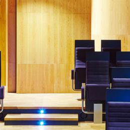 Collegebanken interieur