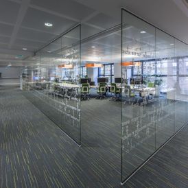 Kantoor glazen wanden