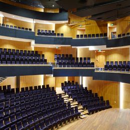 Collegezaal interieur